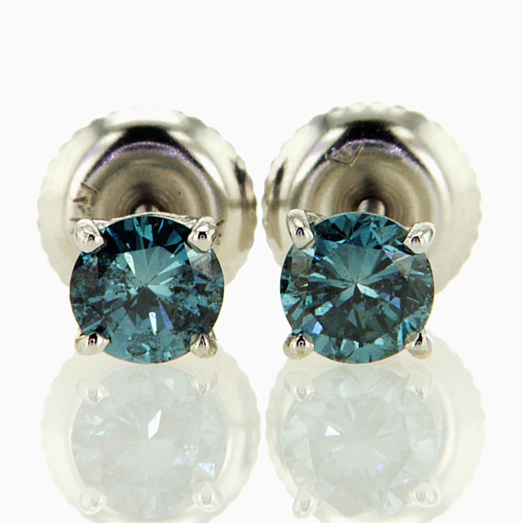 14K White Gold Stud Earrings W375
