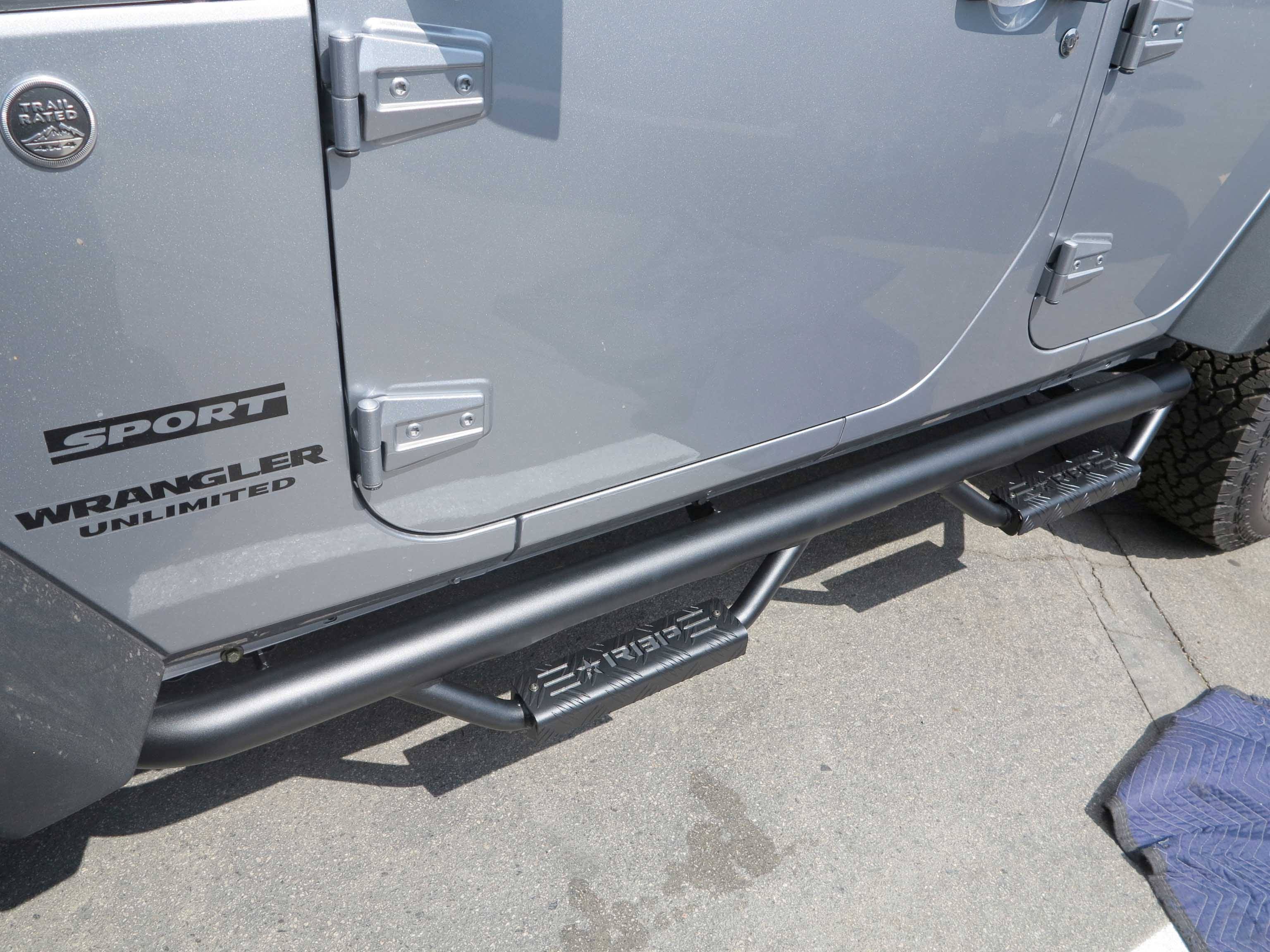 Black Locking Fuel Door for Jeep Wrangler JK B9767