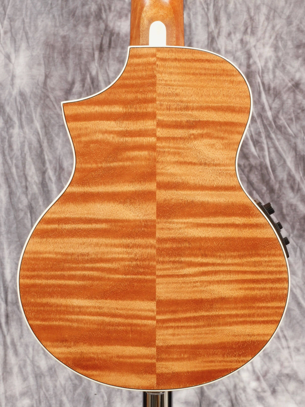 Open Pore Natural Acoustic Ukulele N200162