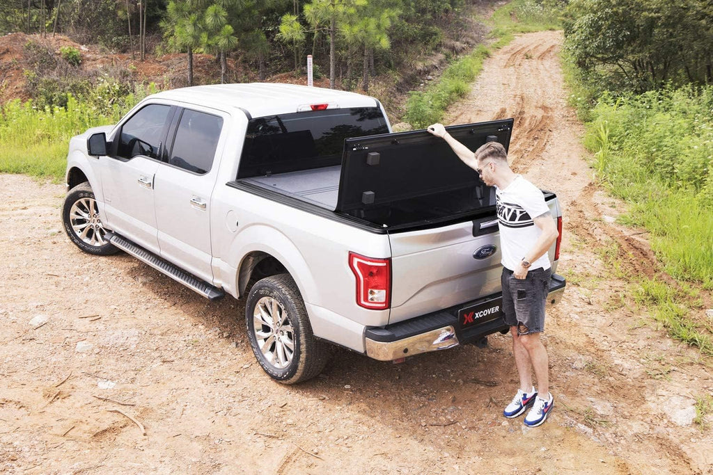 Low Profile Hard Folding Truck Bed Cover Q541