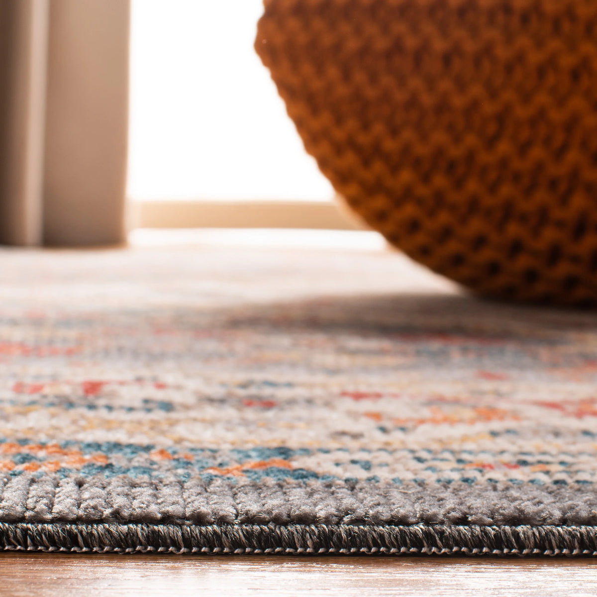 Charcoal/Ivory Floral Bordered Area Rug I8378
