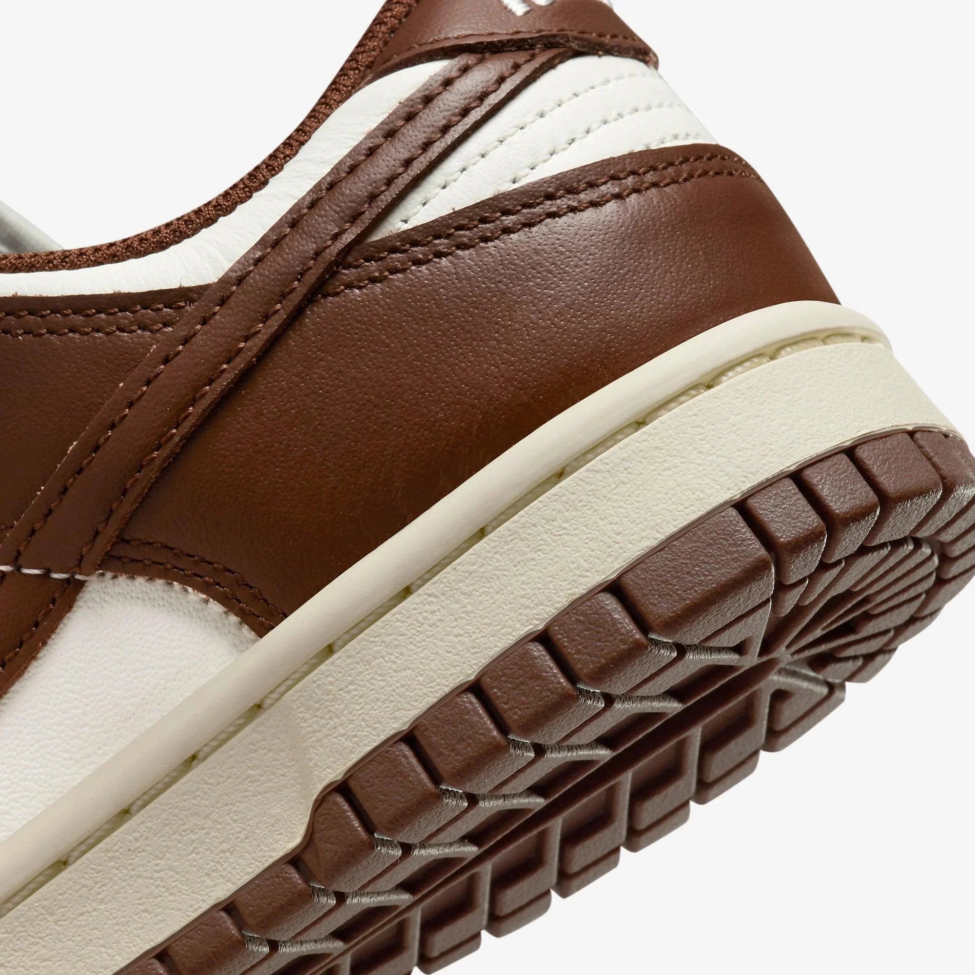 Sail/Cacao Wow-Coconut Milk Women's Low Sneaker G970