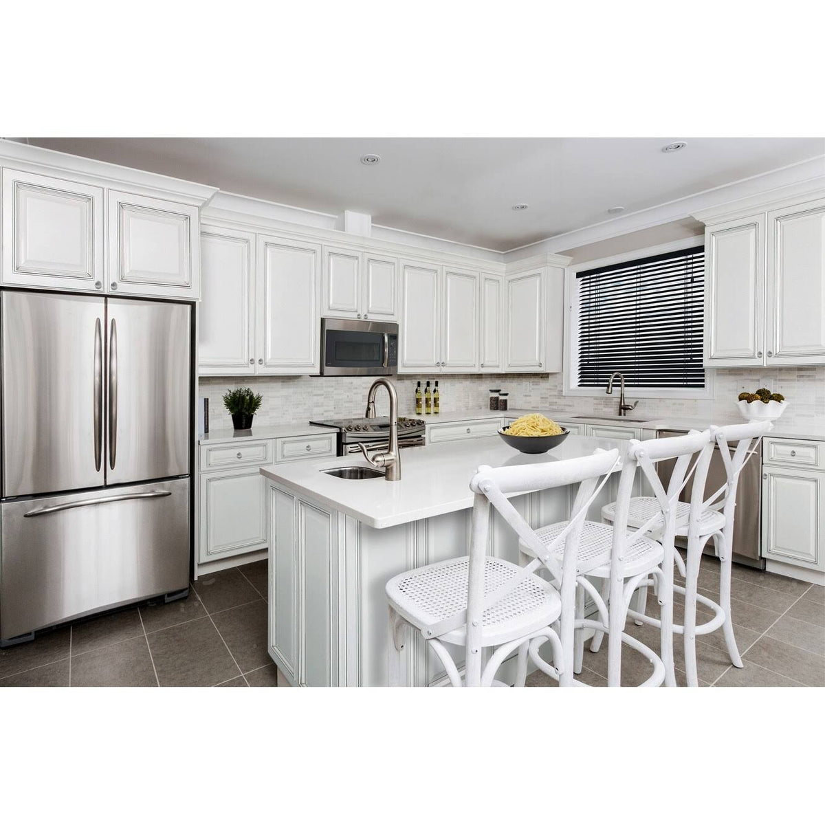 White Single Door Wall Cabinet O2544