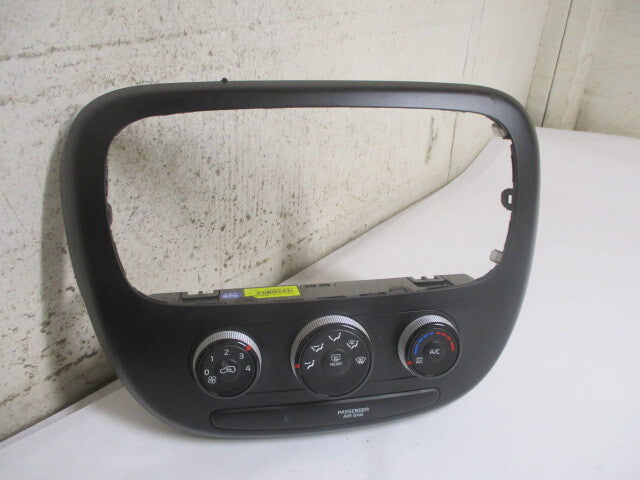 Pre-Owned Kia Soul Manual Climate AC Heater Temperature Control R538228