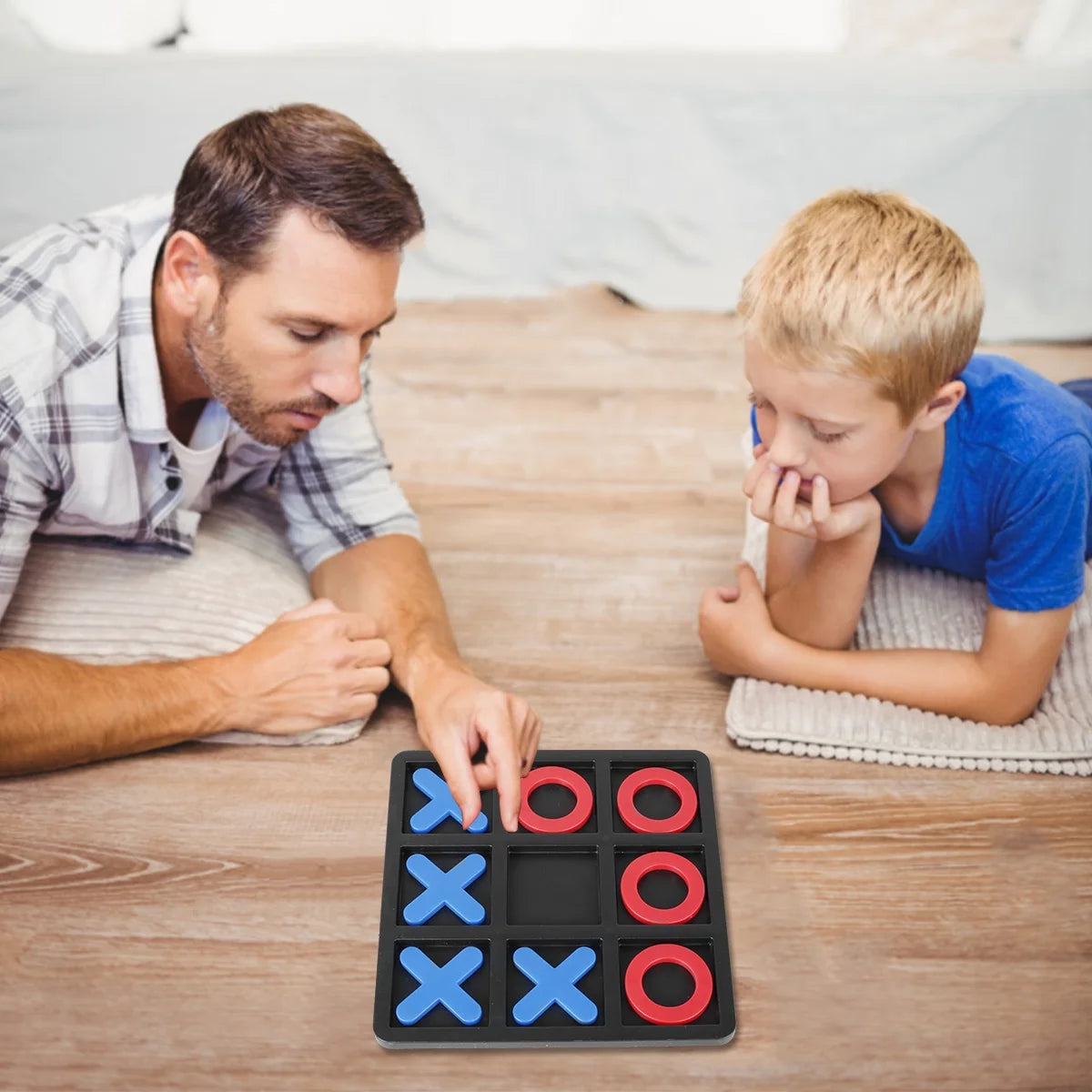 Tic Tac Toe Board Game R29920