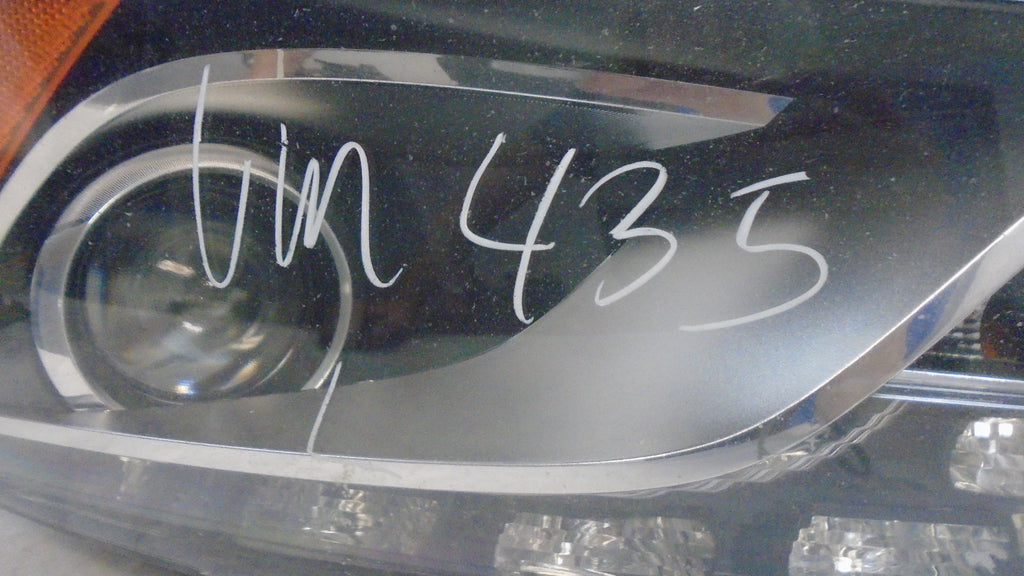 Pre-Owned Audi Q5 Left Driver Xenon HID Head Light Lamp N2402