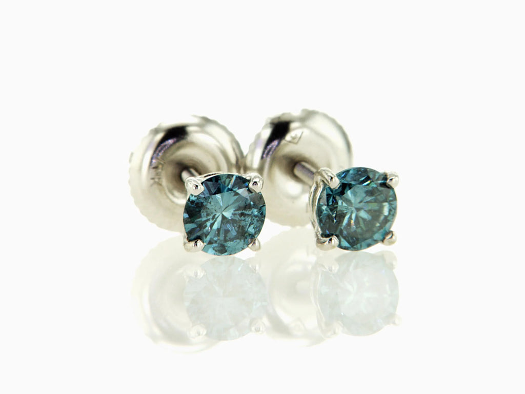 14K White Gold Stud Earrings W375